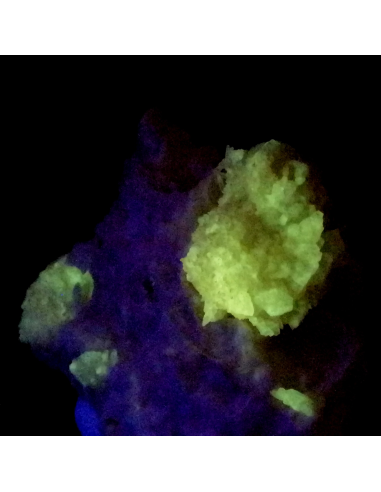 Fluorescent Quartz -  La Sassa, Montecatini Val di Cecina, Pisa Province, Tuscany, Italy