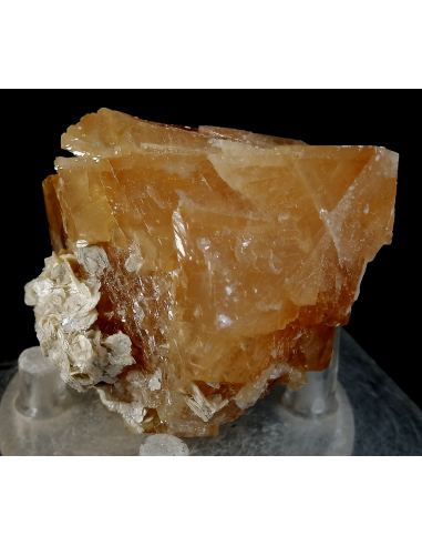 Scheelite  -  Mt Xuebaoding, Pingwu Co., Mianyang, Sichuan Province, China