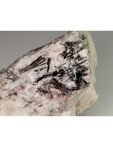 Piemontite -  Praborna Aosta Valley   Italy