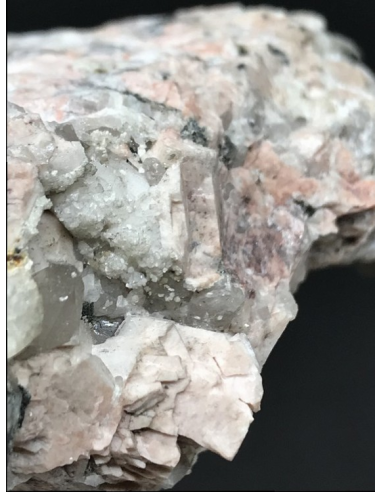 M16t537 - Bavenite, Chabasite, Baveno, Piedmont, Italy